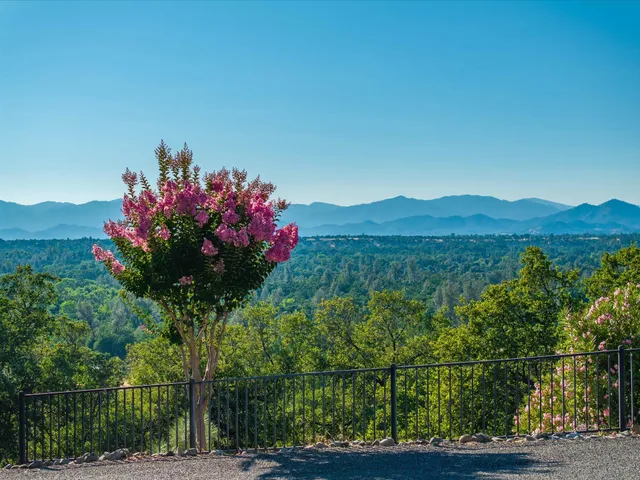 $989,000 | 22672 Knollwood Drive, Palo Cedro, CA 96073