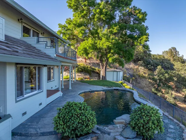 $989,000 | 22672 Knollwood Drive, Palo Cedro, CA 96073