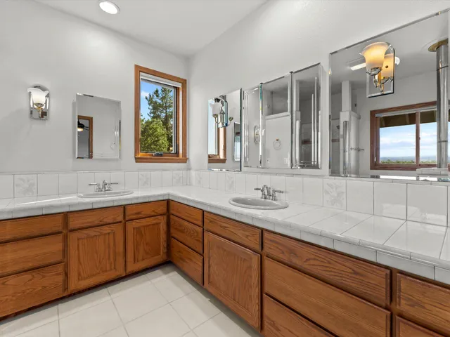 $989,000 | 22672 Knollwood Drive, Palo Cedro, CA 96073