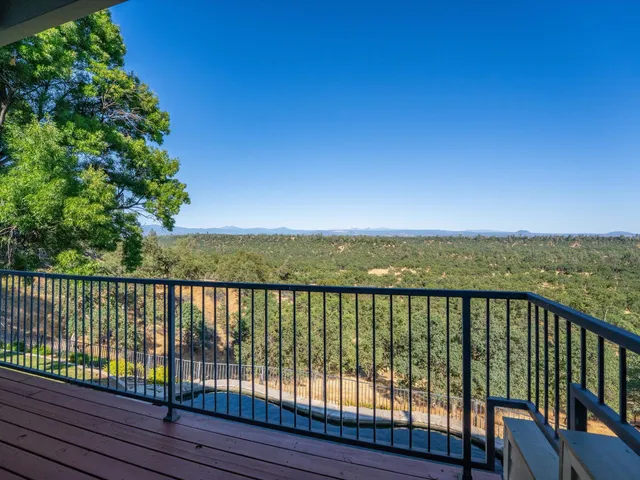 $989,000 | 22672 Knollwood Drive, Palo Cedro, CA 96073