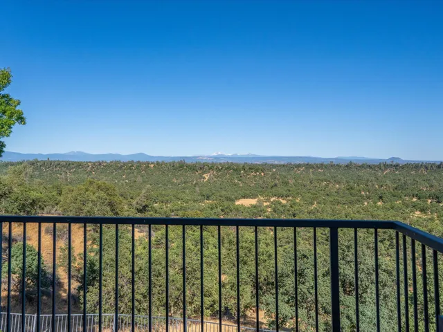 $989,000 | 22672 Knollwood Drive, Palo Cedro, CA 96073