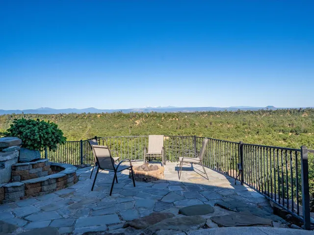 $989,000 | 22672 Knollwood Drive, Palo Cedro, CA 96073