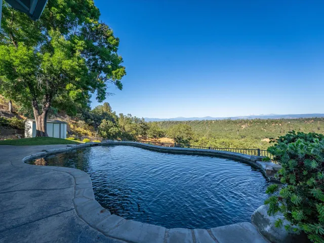 $989,000 | 22672 Knollwood Drive, Palo Cedro, CA 96073