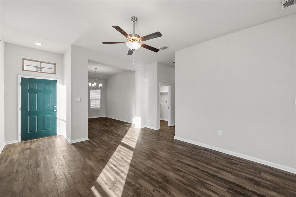 10421 Arabella Lane Waco, TX 76708 - Photo 4 of 35