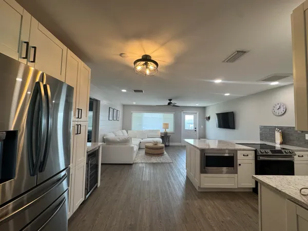 $3,500 | 108 Southwest 9th Street, Boynton Beach, FL 33426