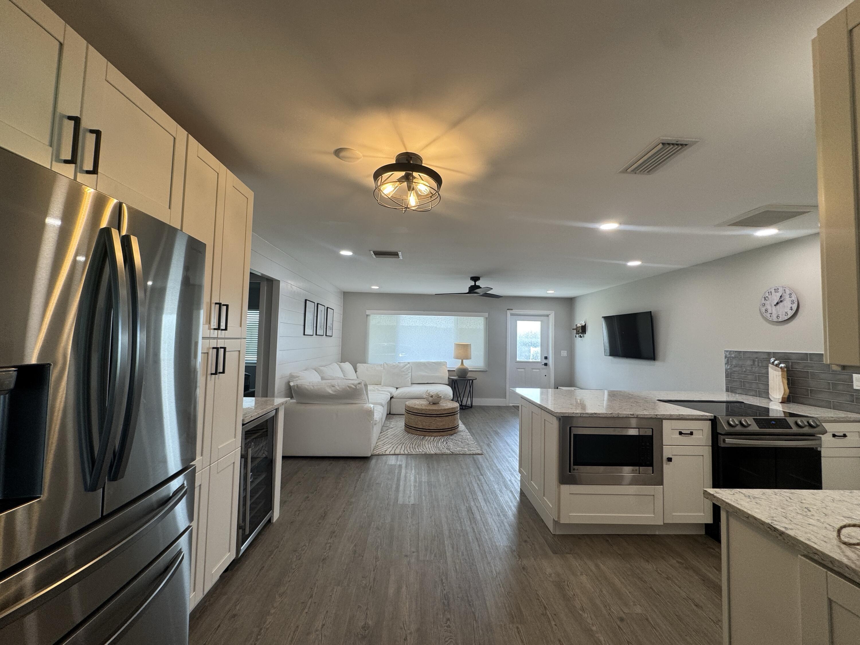 108 Southwest 9th Street Boynton Beach, FL 33426 - Photo 13 of 39 IMG_3964