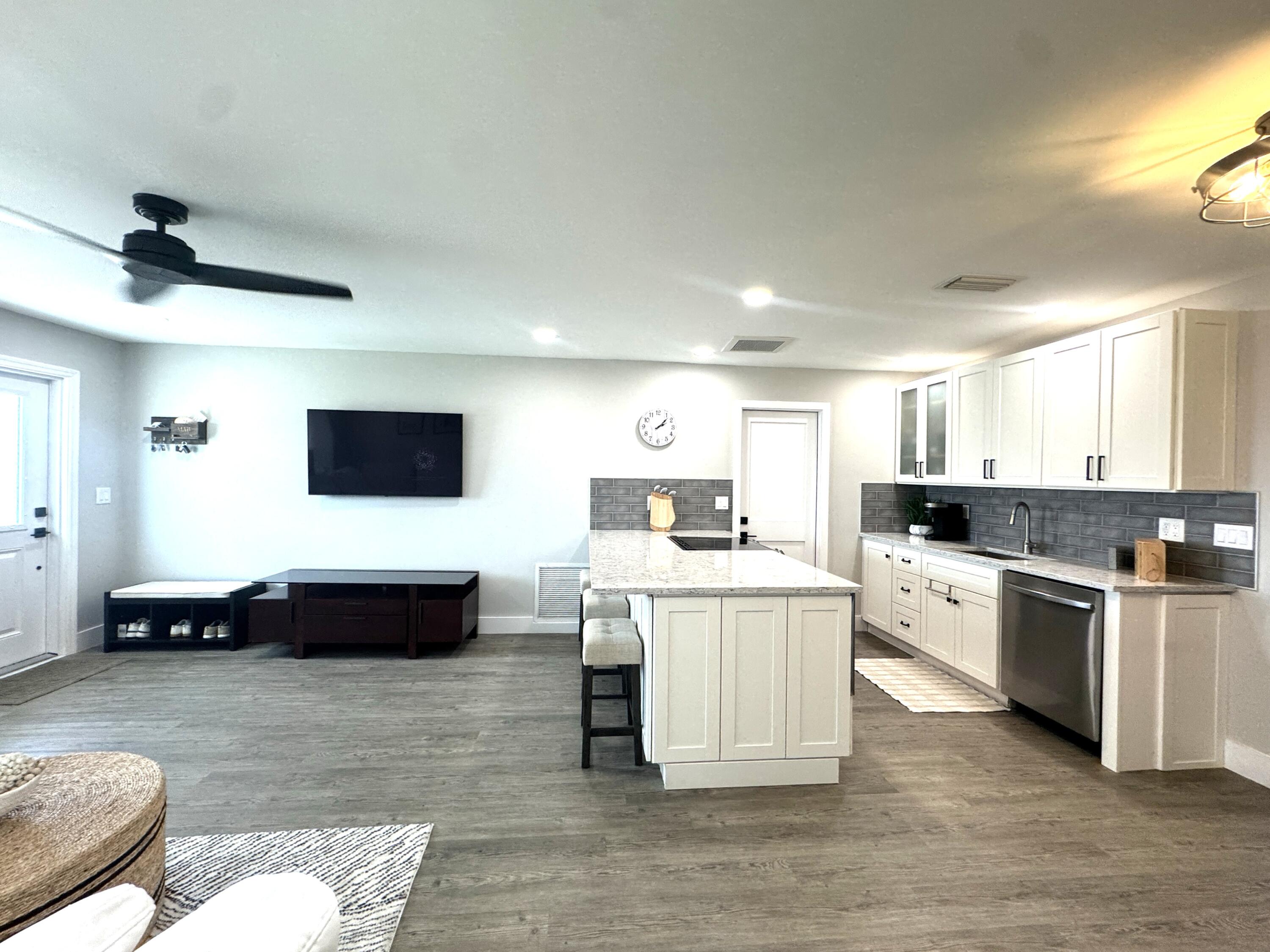 108 Southwest 9th Street Boynton Beach, FL 33426 - Photo 14 of 39 IMG_3966