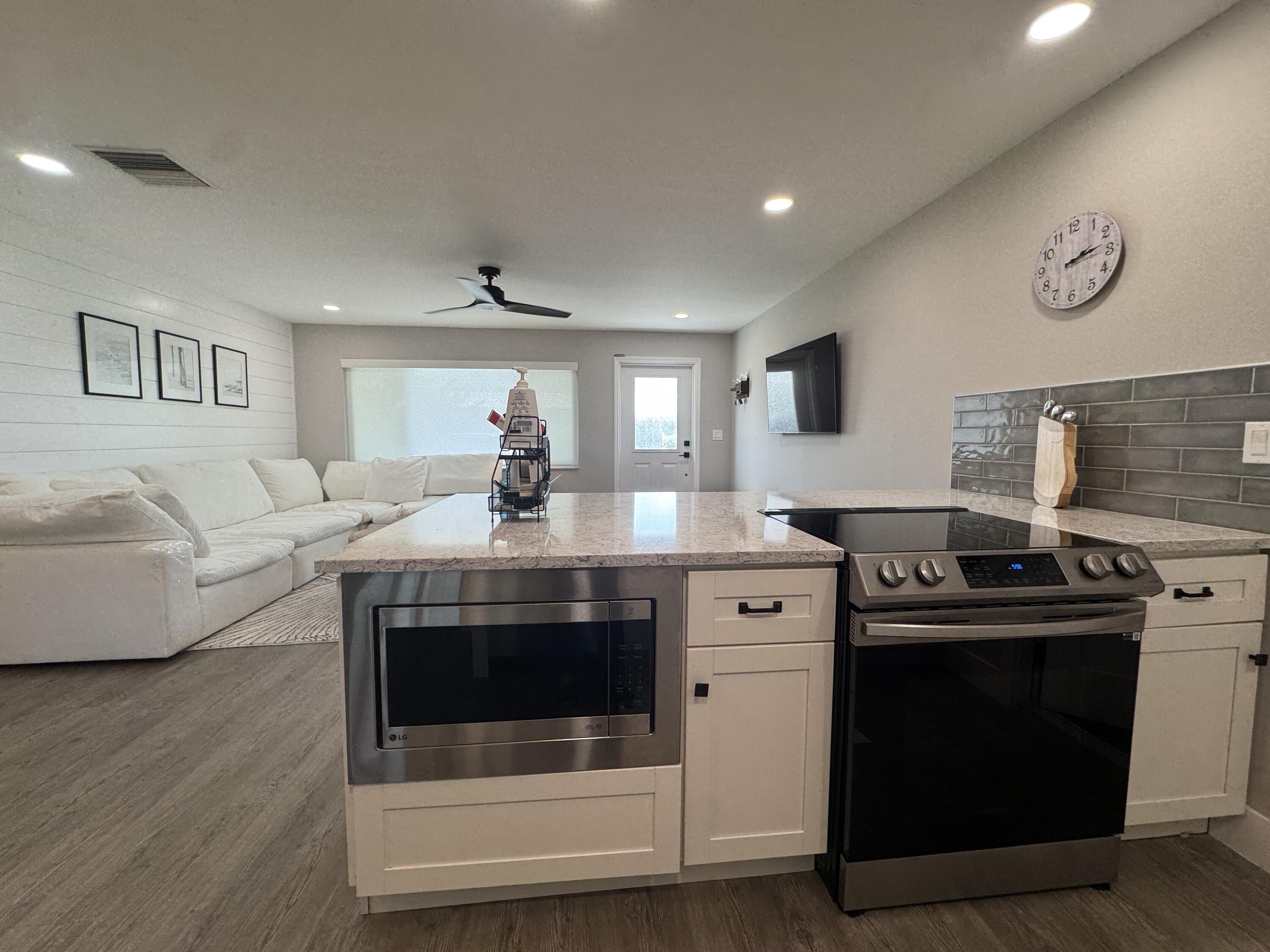 108 Southwest 9th Street Boynton Beach, FL 33426 - Photo 15 of 39 IMG_3974