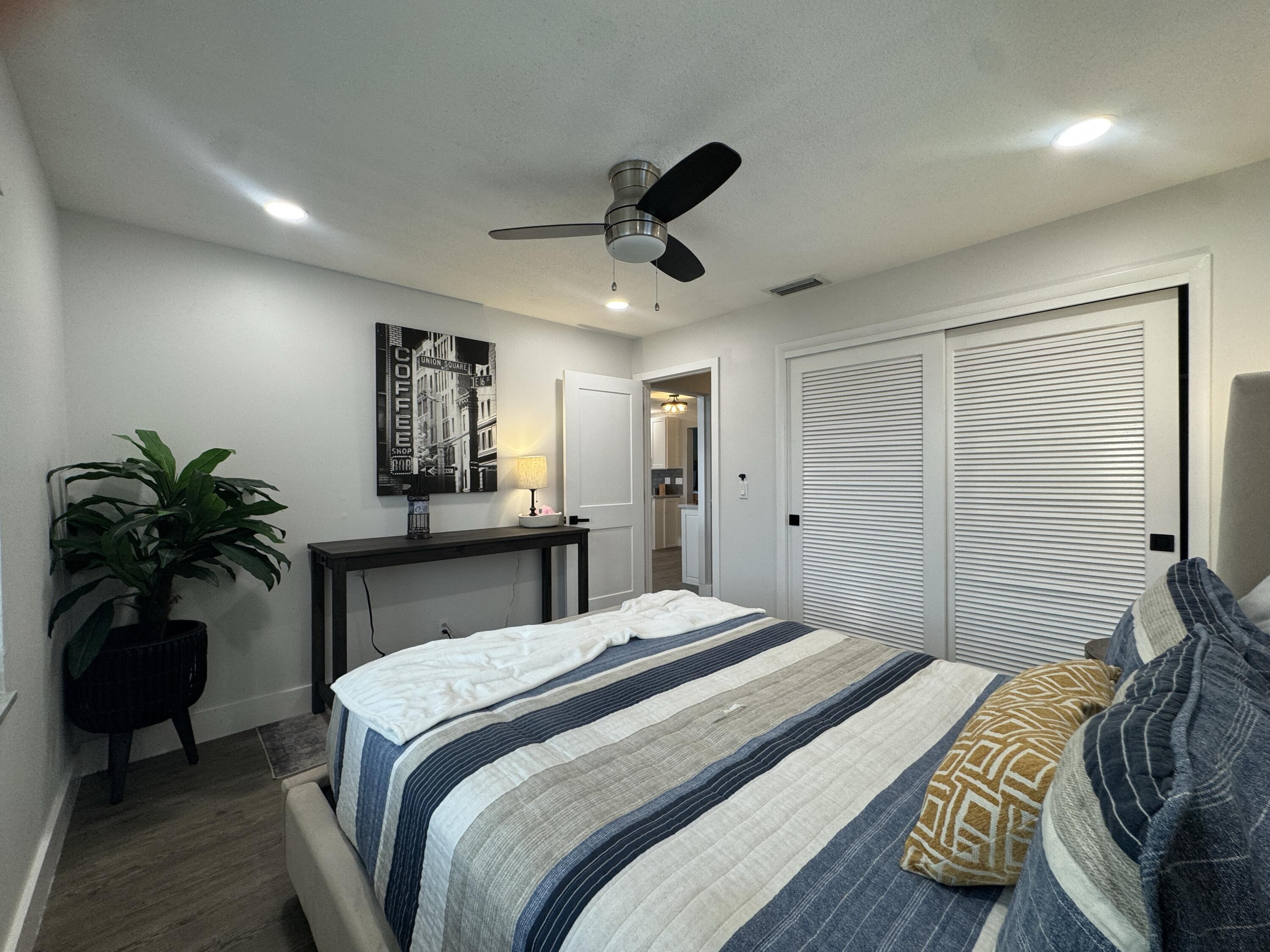 108 Southwest 9th Street Boynton Beach, FL 33426 - Photo 18 of 39 Guest Bedroom