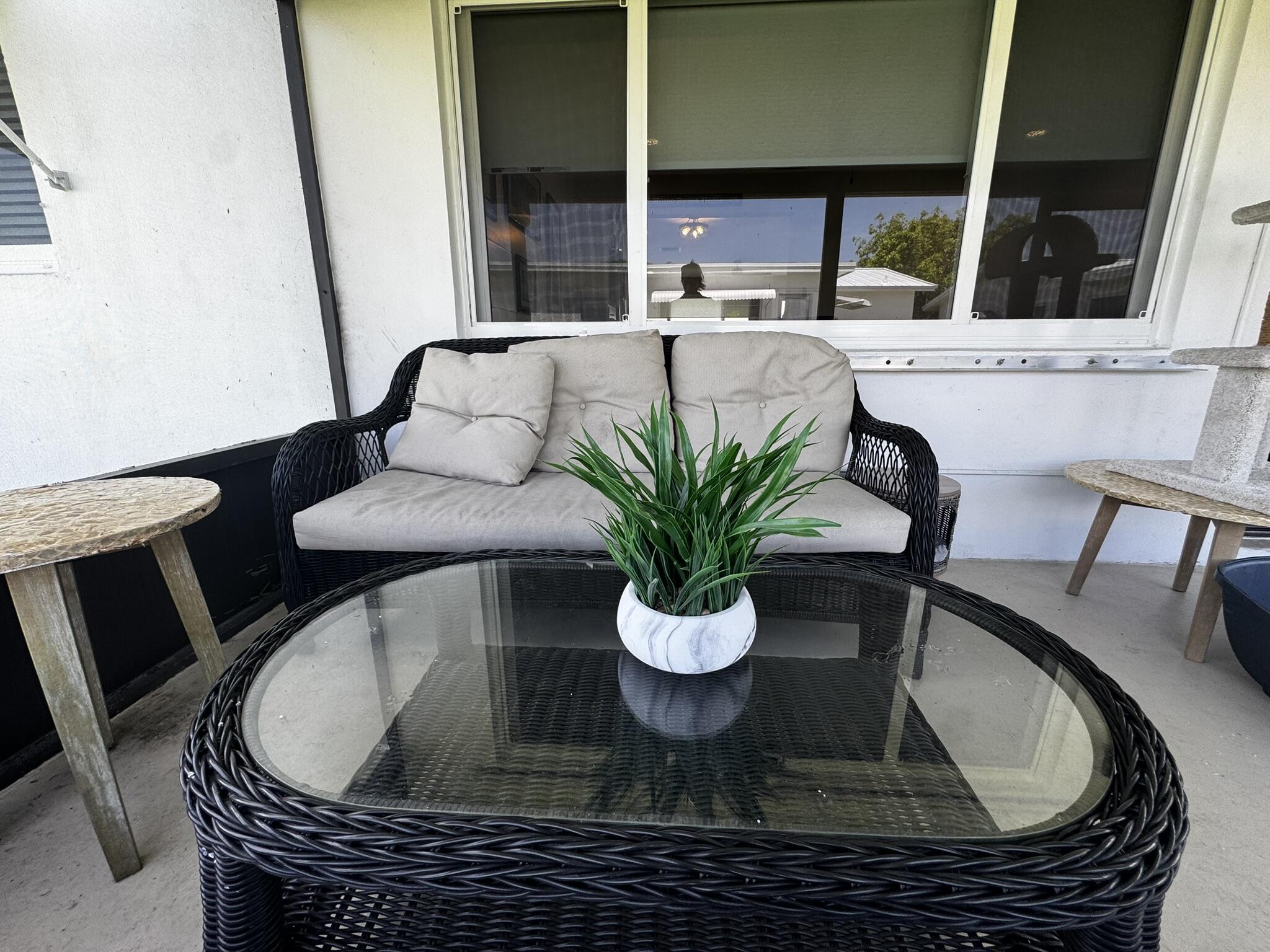 108 Southwest 9th Street Boynton Beach, FL 33426 - Photo 28 of 39 Back Patio