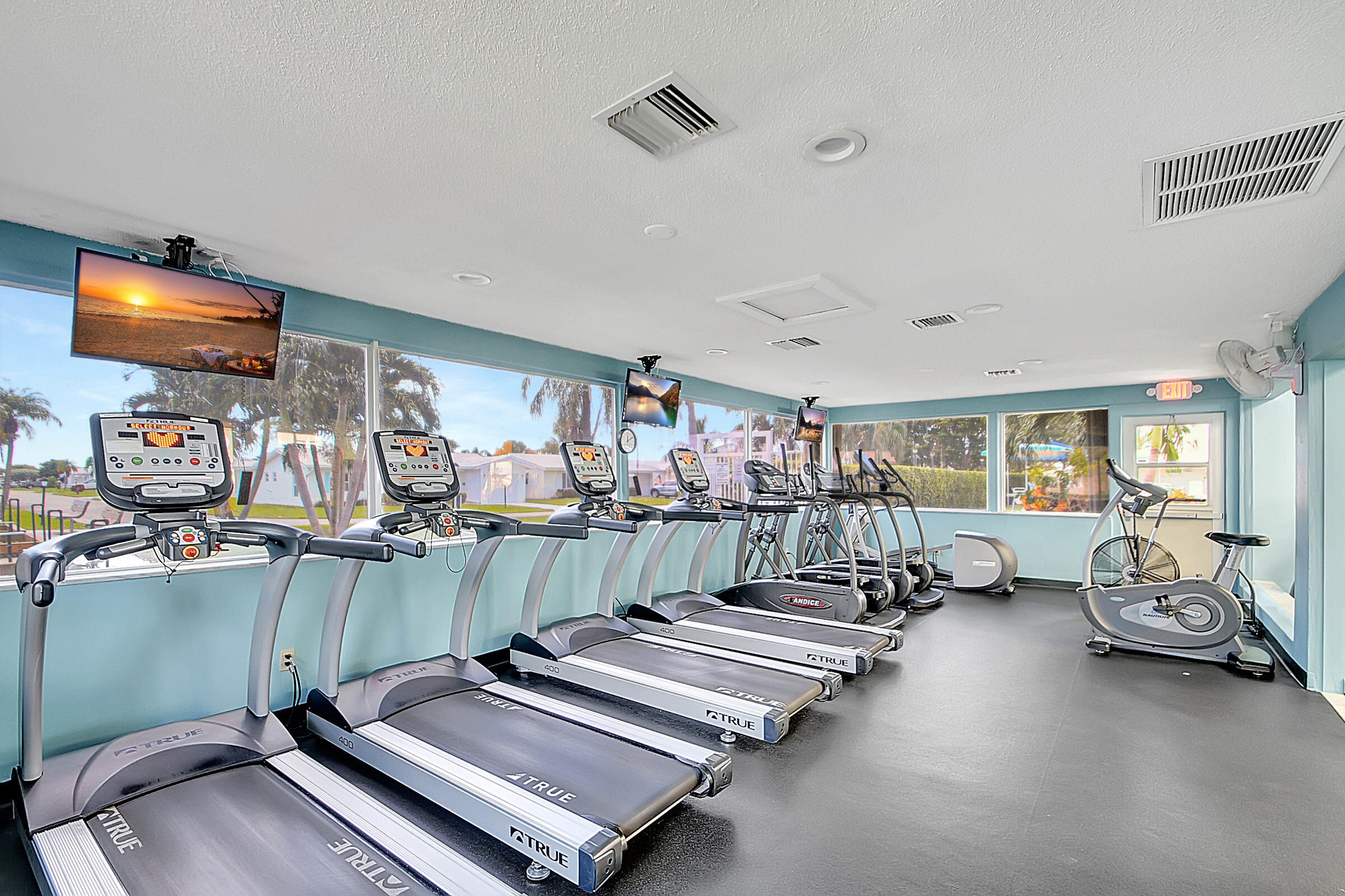 108 Southwest 9th Street Boynton Beach, FL 33426 - Photo 35 of 39 Cardio Area