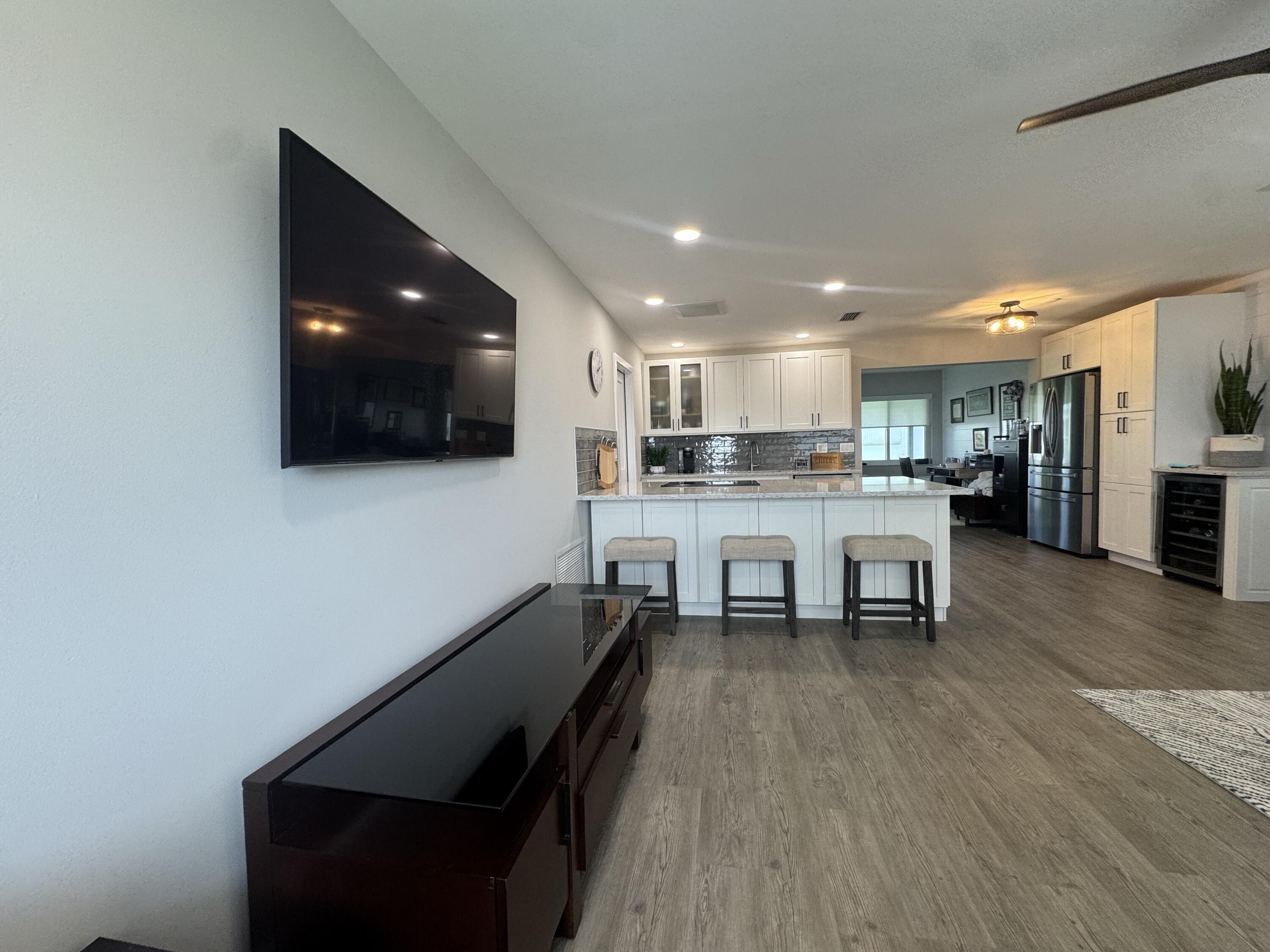 108 Southwest 9th Street Boynton Beach, FL 33426 - Photo 4 of 39 A Coastal Residence