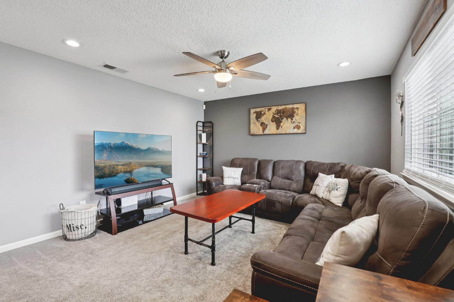 2370 Missouri Way Elverta, CA 95626 - Photo 4 of 24