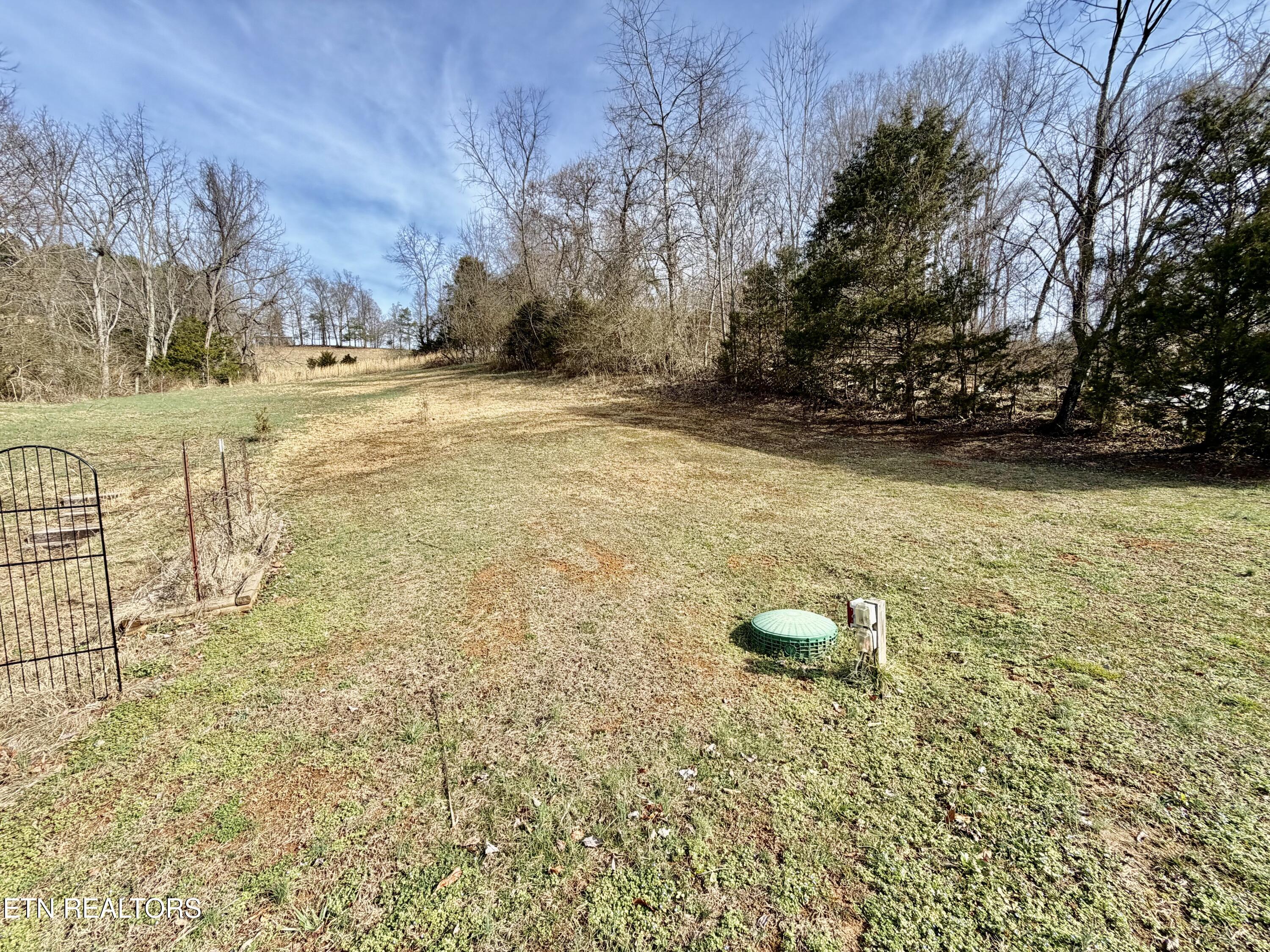 2218 Clouds Road New Tazewell, TN 37825 - Photo 20 of 40 IMG_1775