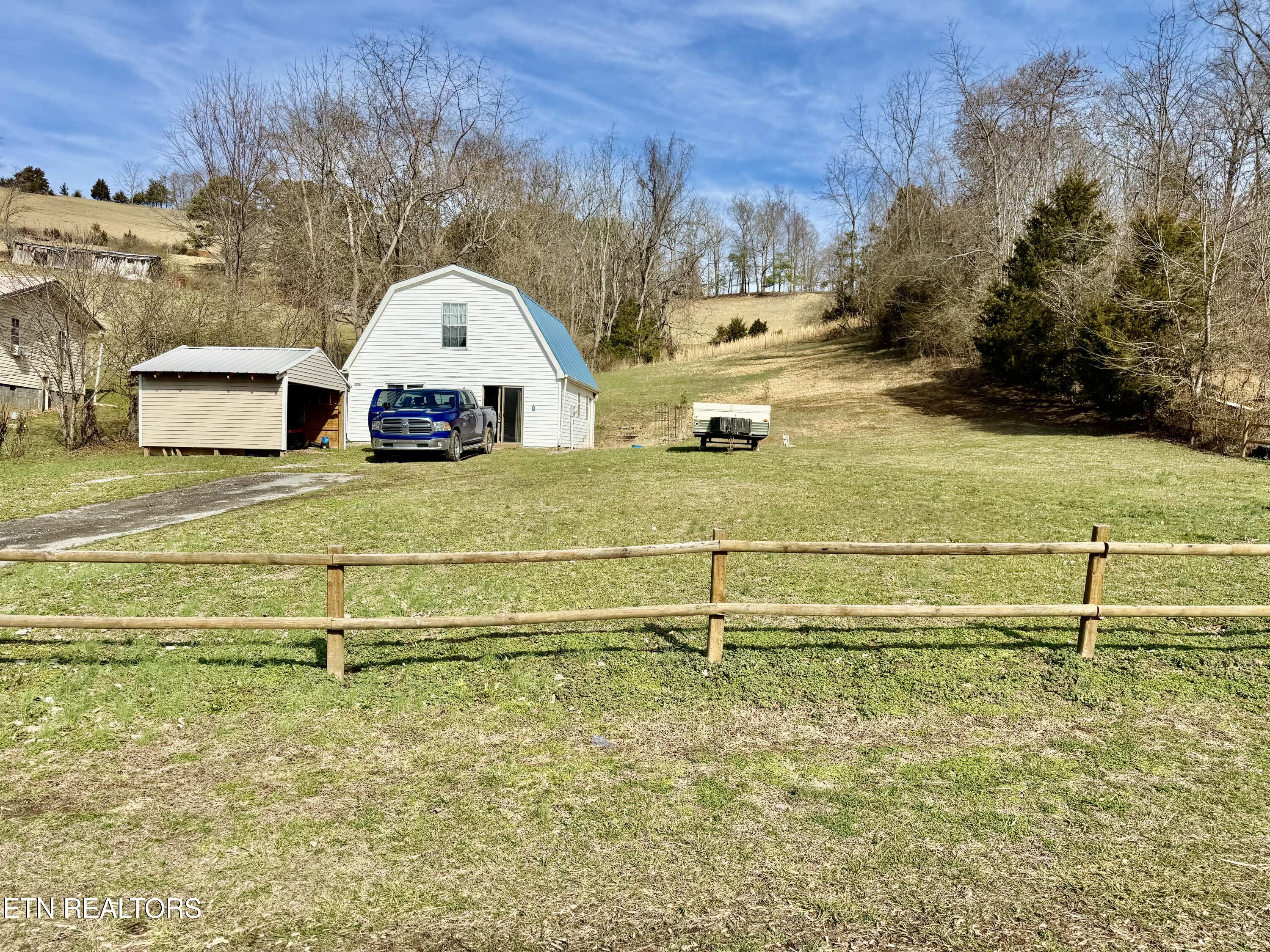 2218 Clouds Road New Tazewell, TN 37825 - Photo 2 of 40 IMG_1795