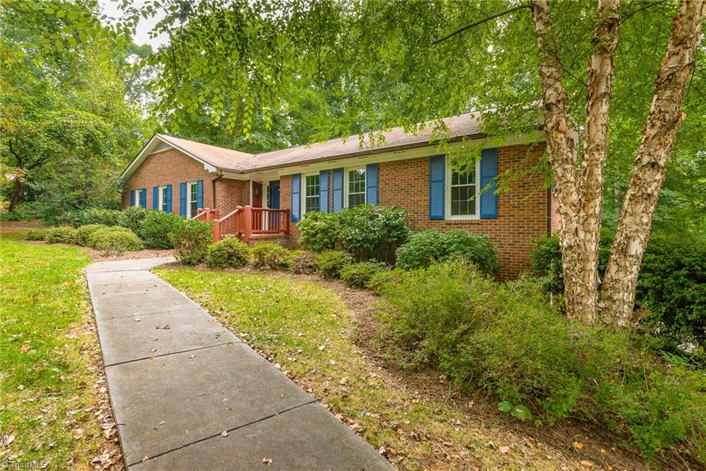 602 Barkworth Road Clemmons, NC 27012 - Photo 3 of 27 Gallery Image 3