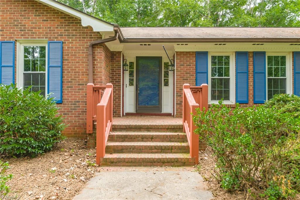 602 Barkworth Road Clemmons, NC 27012 - Photo 4 of 27 Gallery Image 4