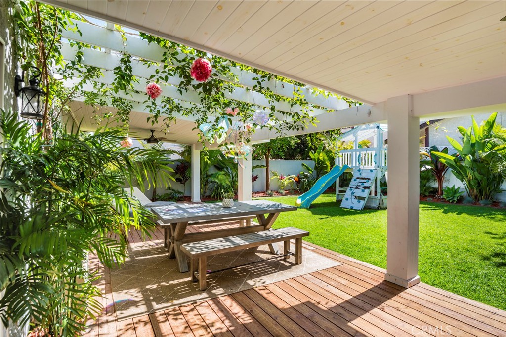 2505 Vail Avenue Redondo Beach, CA 90278 - Photo 36 of 41 a garden view with a seating space
