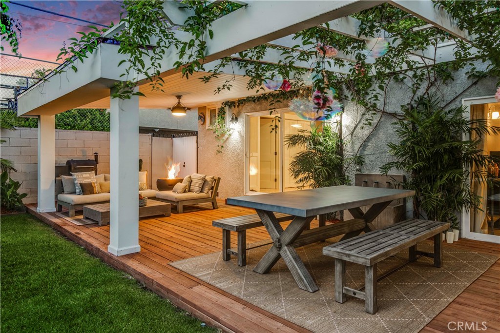 2505 Vail Avenue Redondo Beach, CA 90278 - Photo 7 of 41 a view of a backyard with sitting area