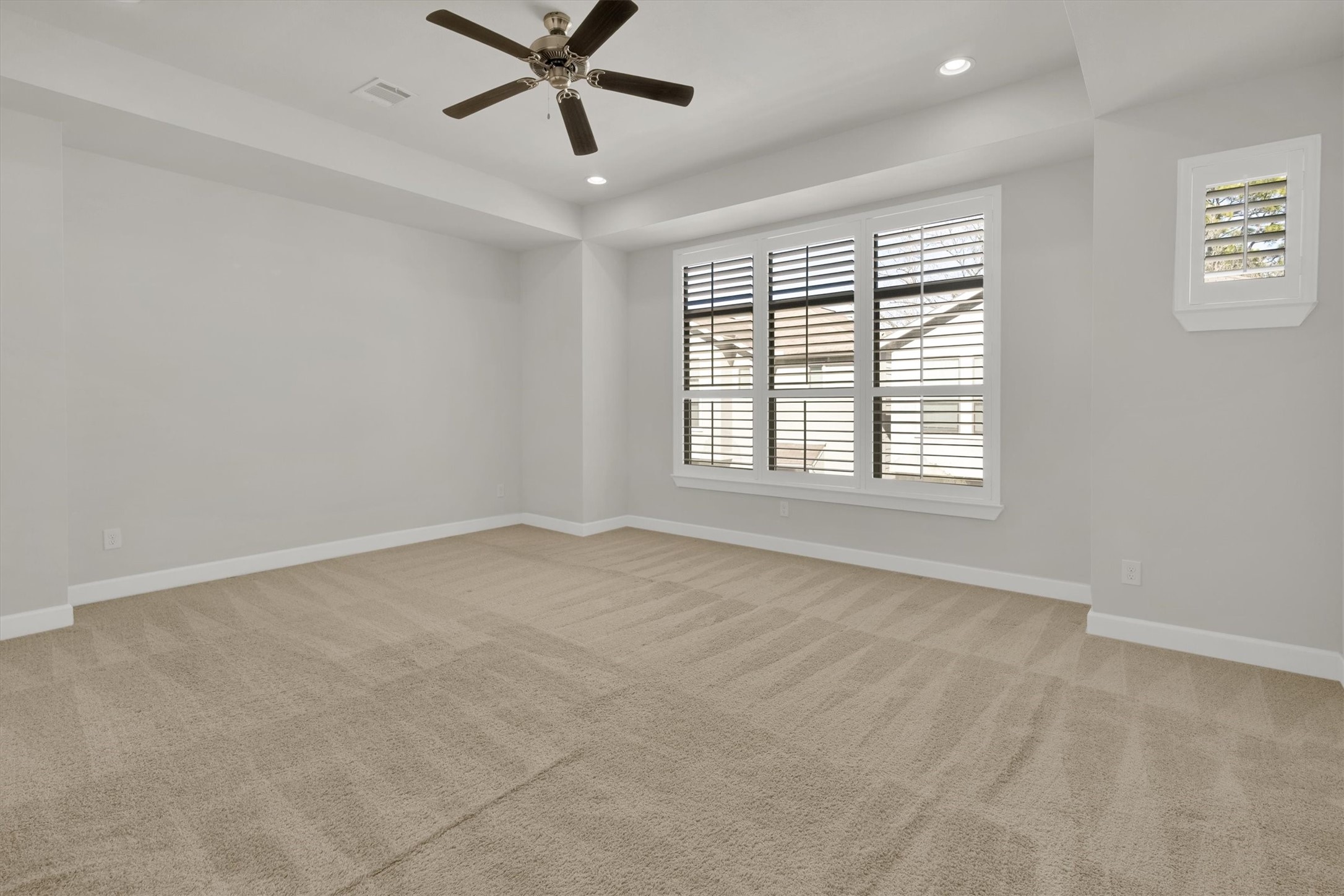 9405 Blalock Tree Court Houston, TX 77080 - Photo 21 of 39 a view of an empty room with a window