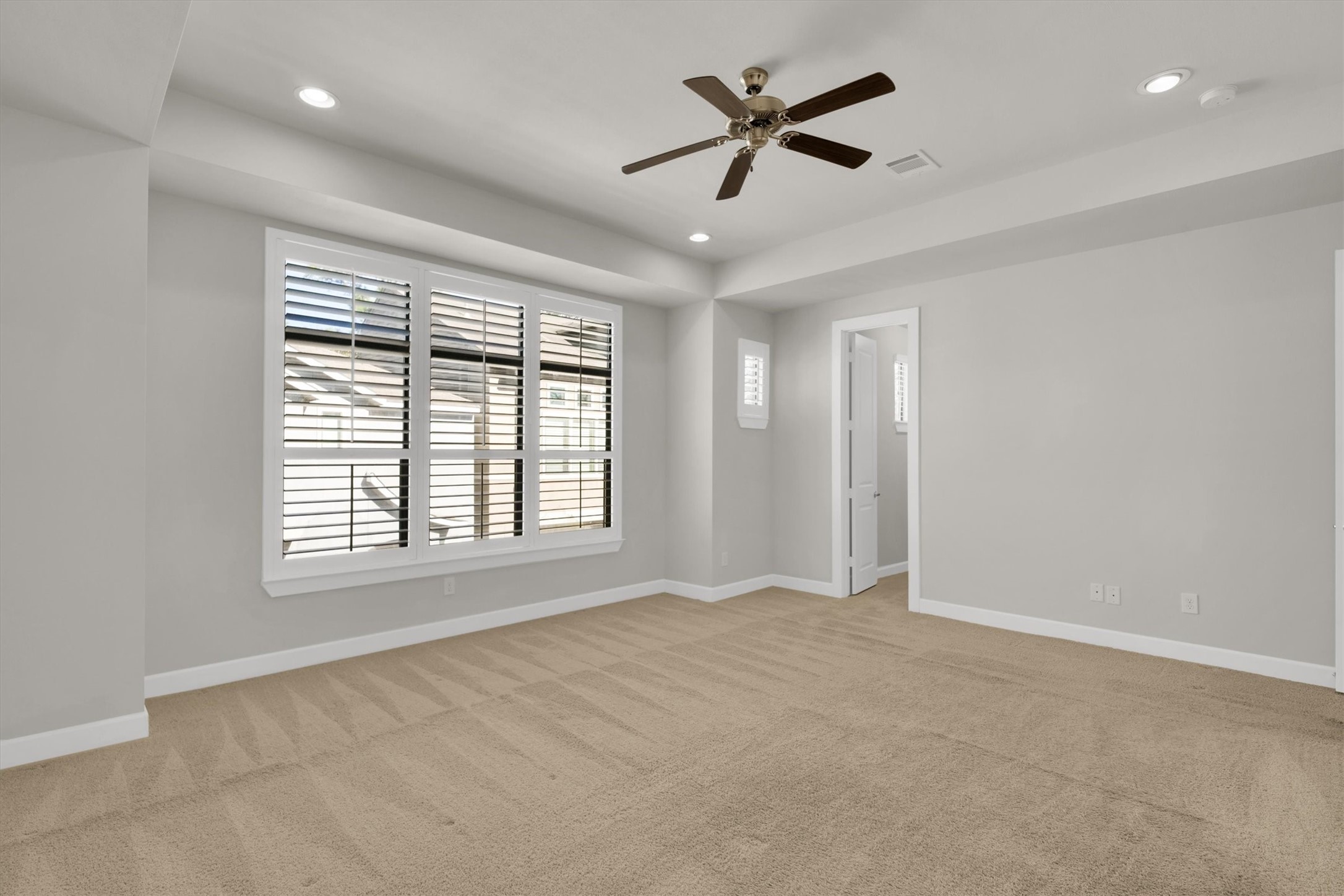 9405 Blalock Tree Court Houston, TX 77080 - Photo 22 of 39 a view of an empty room with a window
