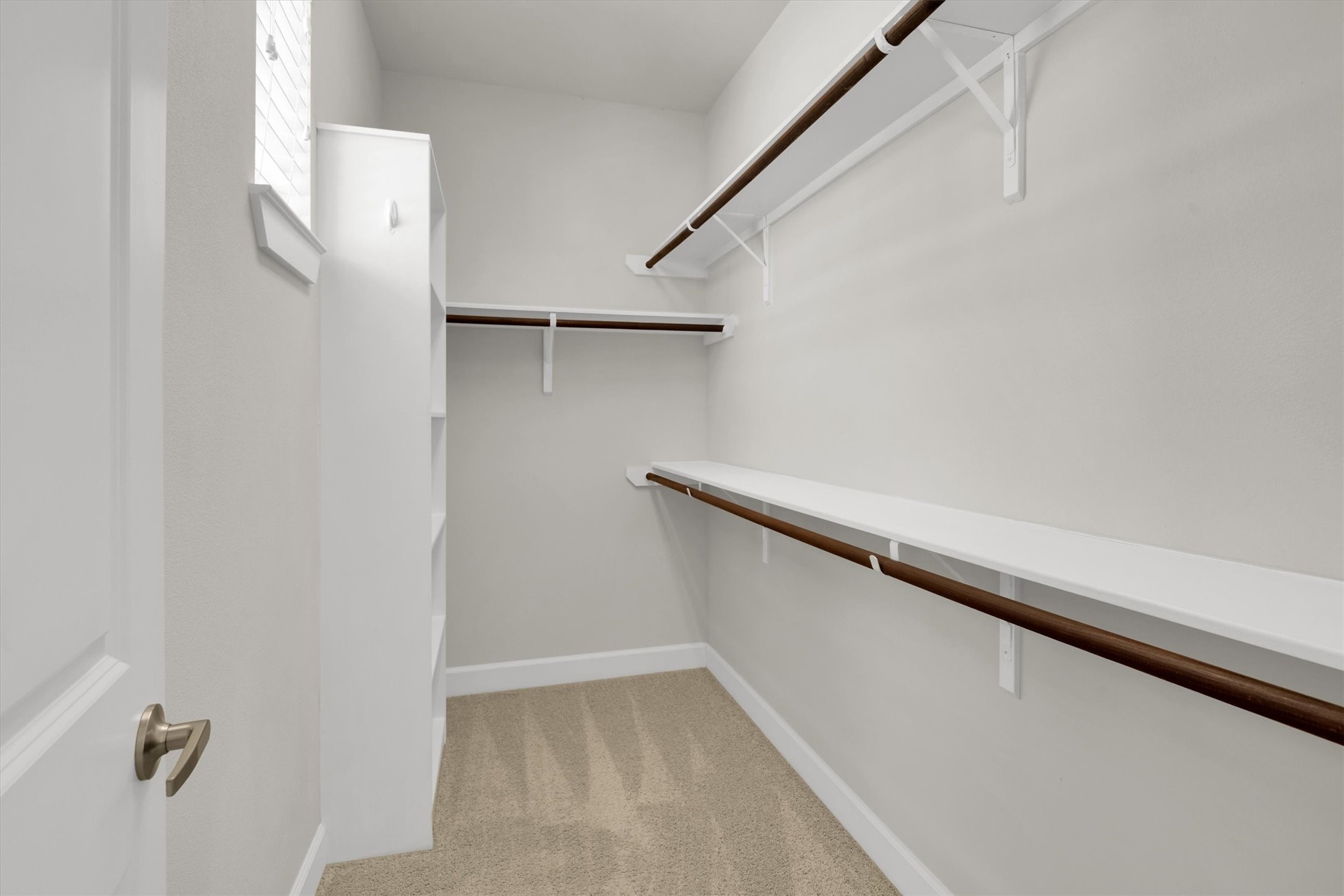 9405 Blalock Tree Court Houston, TX 77080 - Photo 25 of 39 a close view of closet