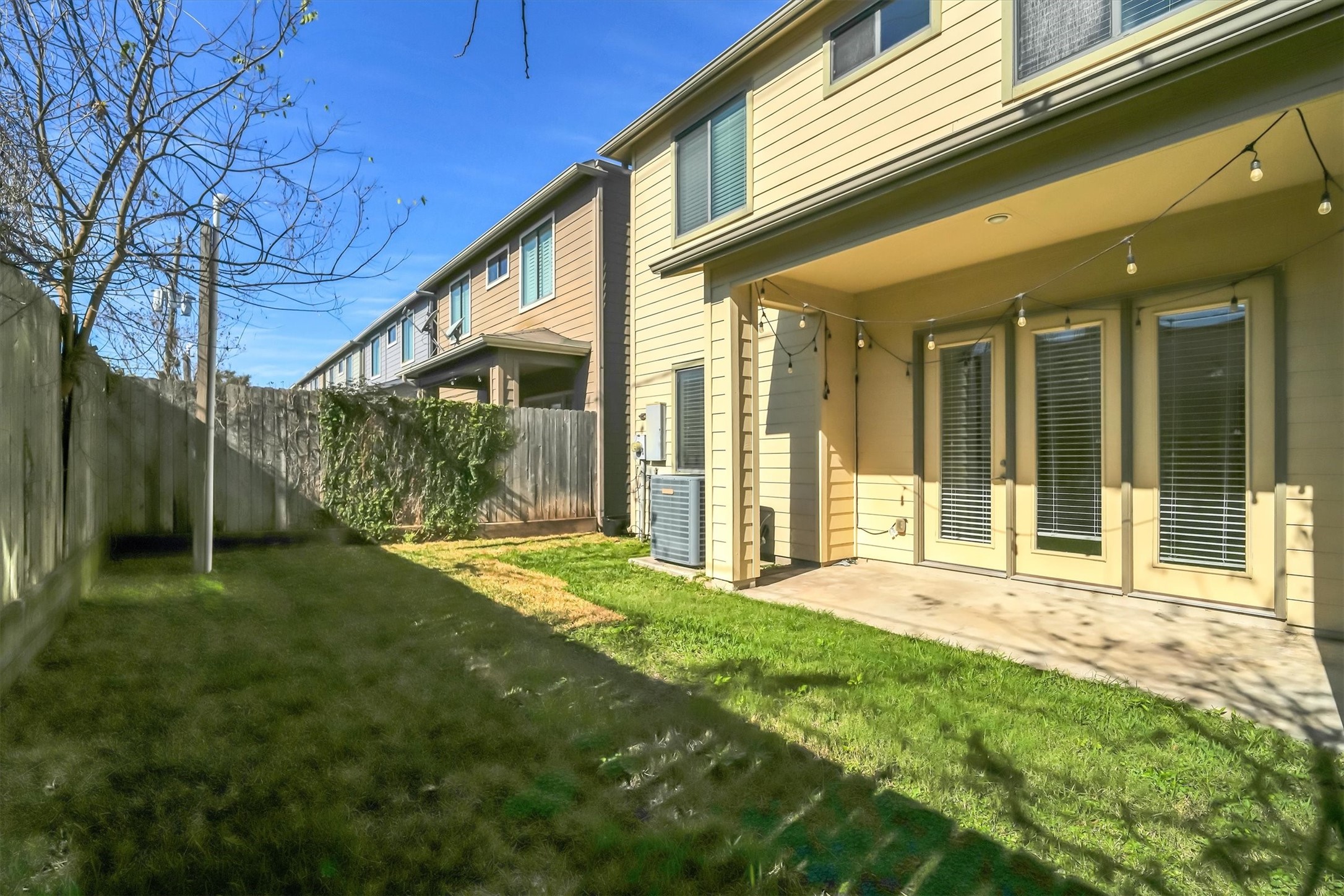 9405 Blalock Tree Court Houston, TX 77080 - Photo 38 of 39 a view of a house with backyard and porch