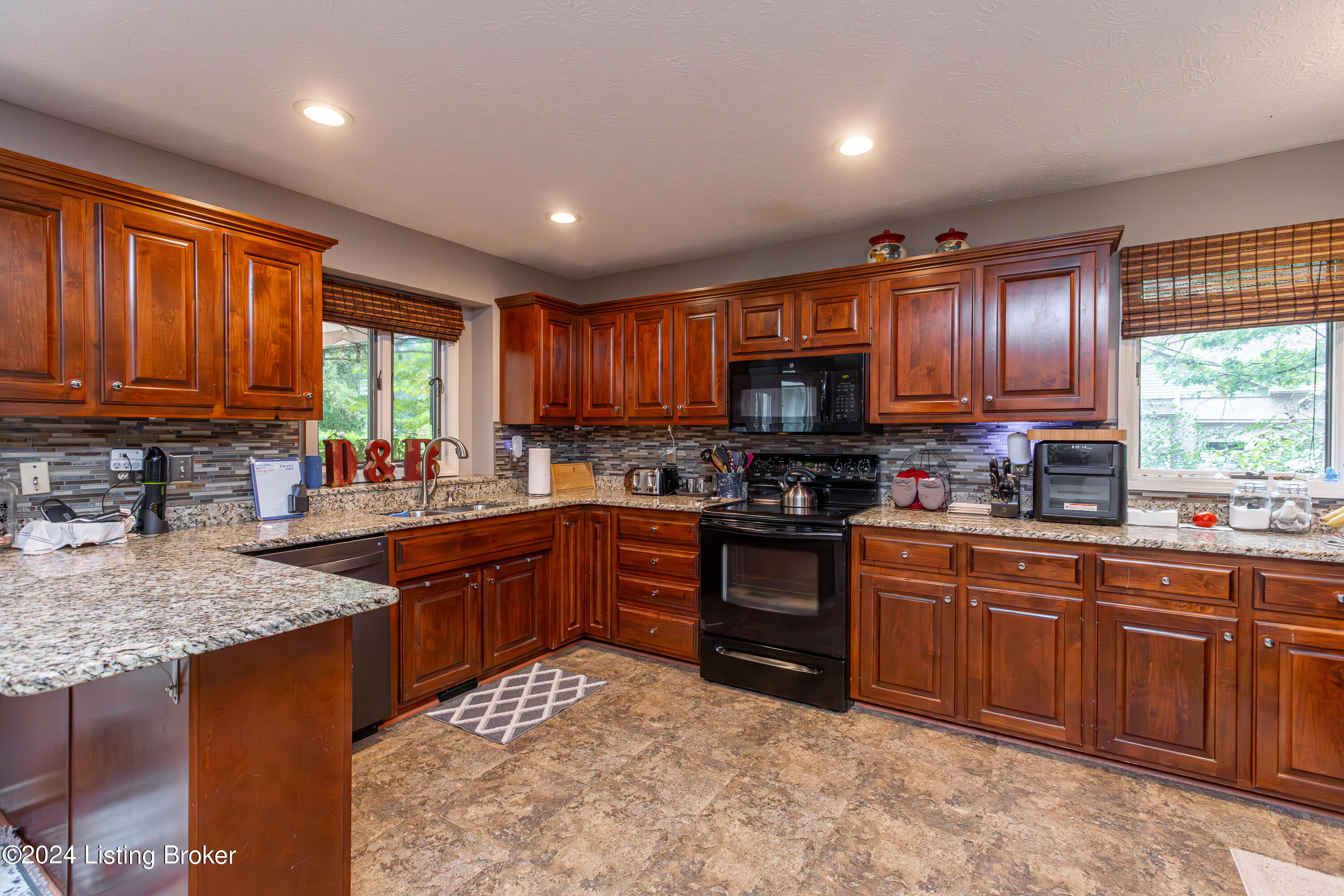 932 Walnut Road Frankfort, KY 40601 - Photo 8 of 38 1-8