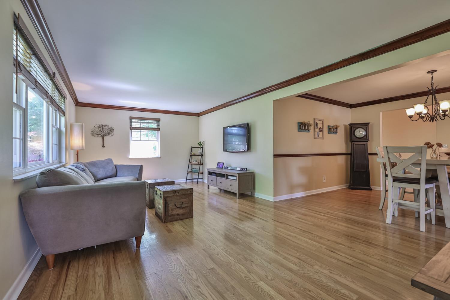6454 Hayes Road Cincinnati, OH 45248 - Photo 8 of 42