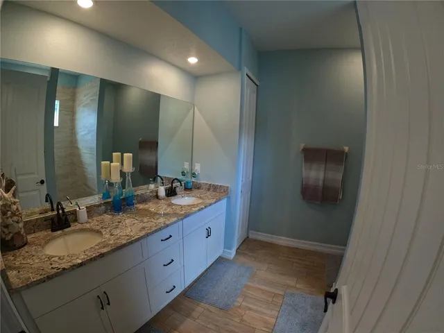 $560,000 | 6619 35th Court East, Sarasota, FL 34243