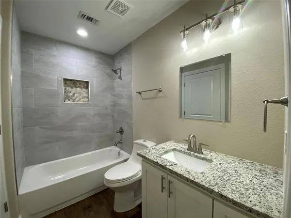 $1,595 | 804 North Broughton Street, Unit 804, Sherman, TX 75090