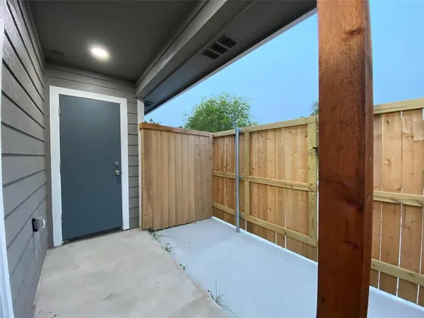 $1,595 | 804 North Broughton Street, Unit 804, Sherman, TX 75090