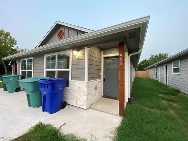 $1,595 | 804 North Broughton Street, Unit 804, Sherman, TX 75090