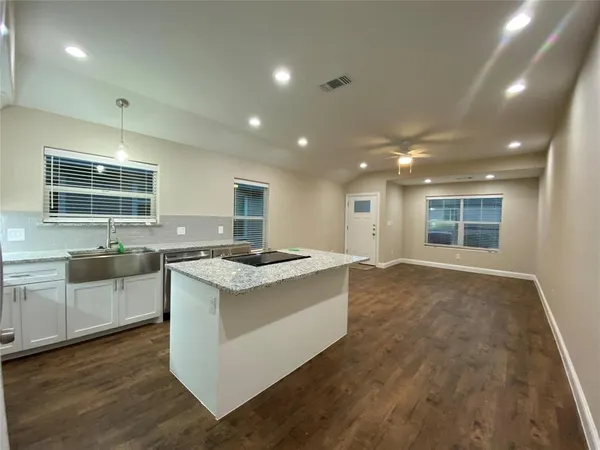 $1,595 | 804 North Broughton Street, Unit 804, Sherman, TX 75090