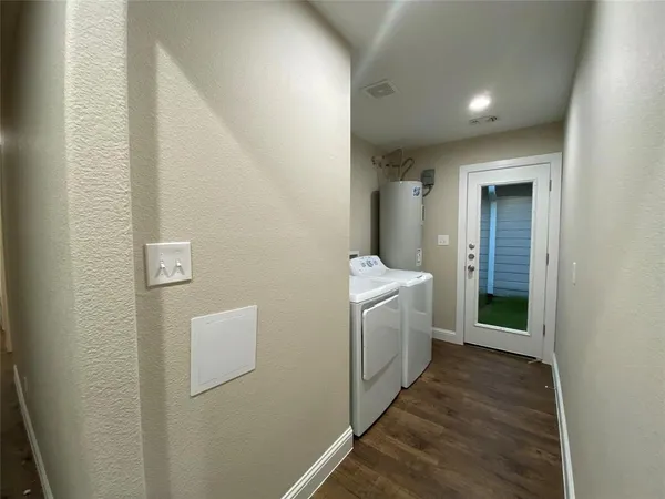 $1,595 | 804 North Broughton Street, Unit 804, Sherman, TX 75090