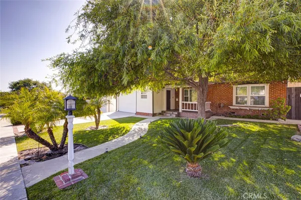 $2,380,000 | 523 East Fairmount Road, Burbank, CA 91501