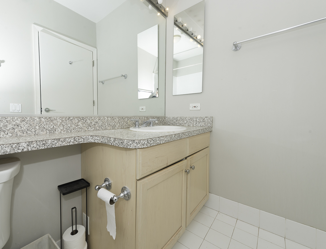 501 North Clinton Street, Unit 1807 Chicago, IL 60654 - Photo 15 of 21