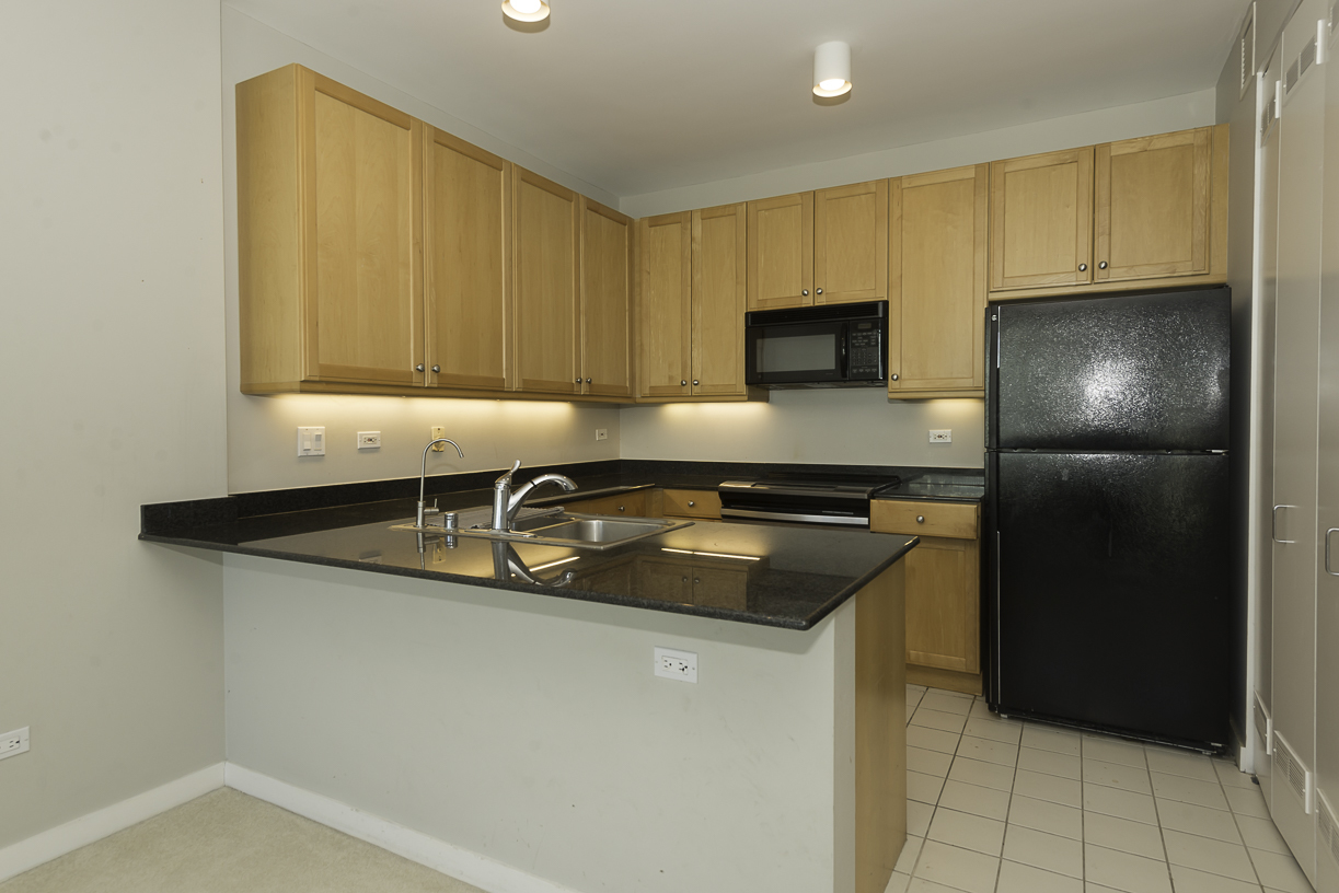 501 North Clinton Street, Unit 1807 Chicago, IL 60654 - Photo 8 of 21