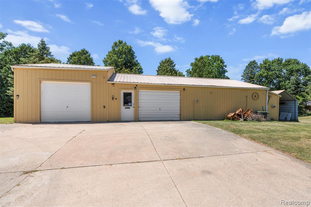12075 Doane Road South Lyon, MI 48178 - Photo 43 of 67 Gallery Image 43