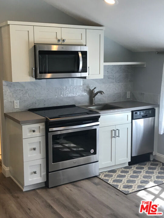 24317 Bridle Trail Road, Unit A Hidden Hills, CA 91302 - Photo 4 of 10