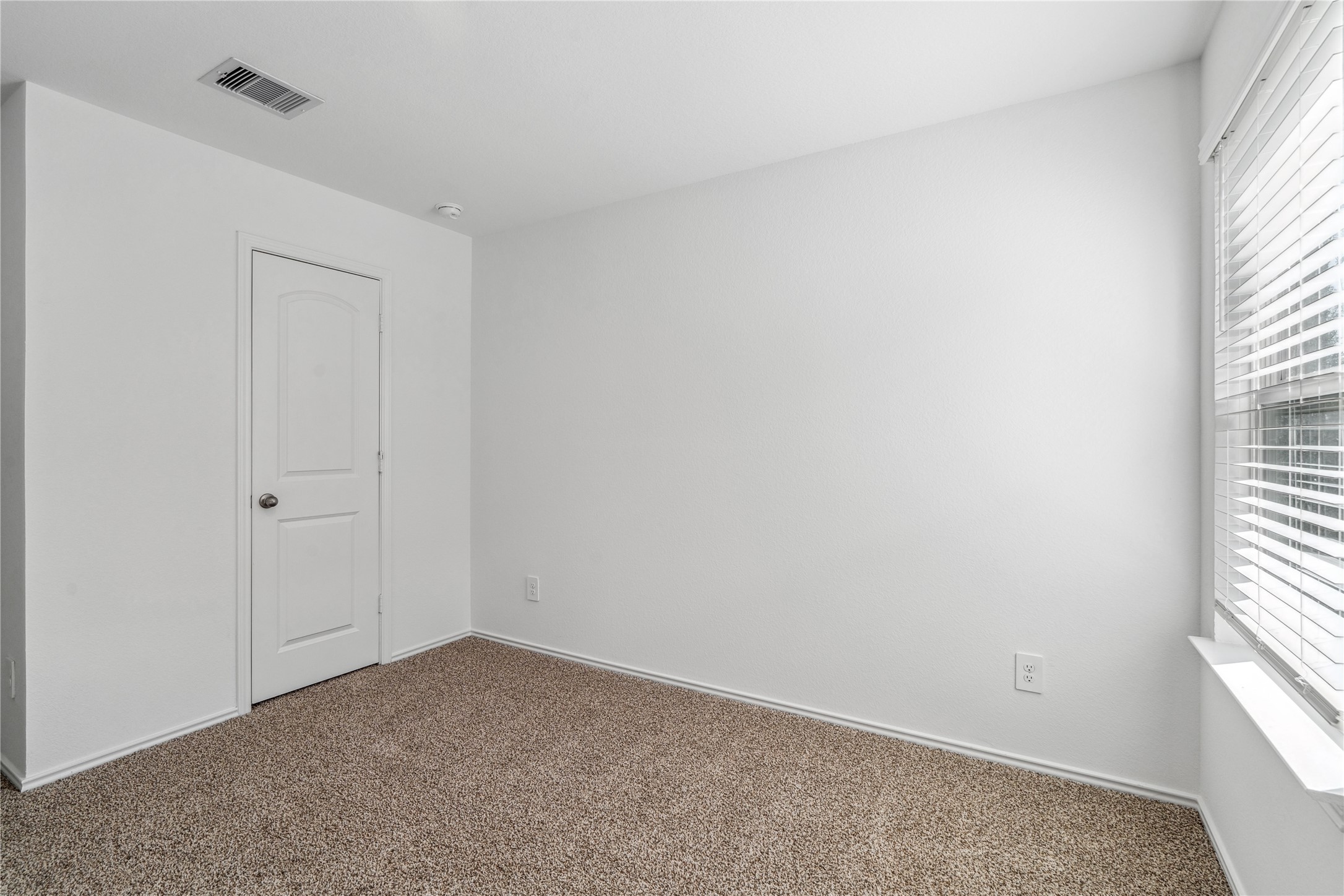 5930 Hampton Valley Dr Spring Spring, TX 77373 - Photo 25 of 35 an empty room with windows