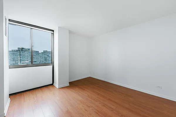 $58,000 | 4850 South Lake Park Avenue, Unit 2111, Chicago, IL 60615