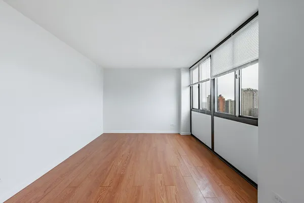 $58,000 | 4850 South Lake Park Avenue, Unit 2111, Chicago, IL 60615