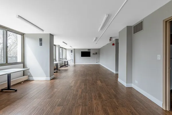 $58,000 | 4850 South Lake Park Avenue, Unit 2111, Chicago, IL 60615