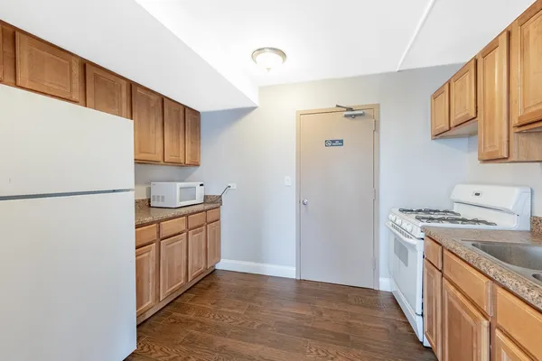 $58,000 | 4850 South Lake Park Avenue, Unit 2111, Chicago, IL 60615