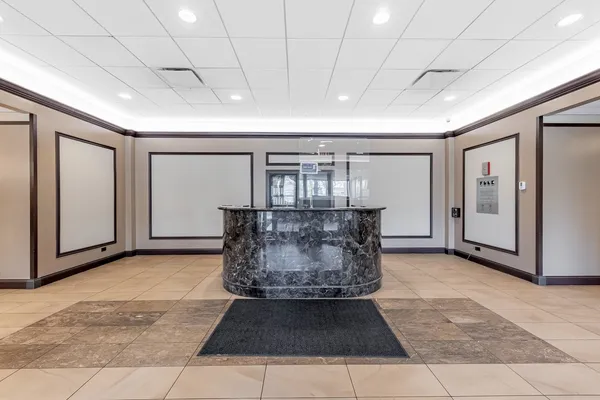 $58,000 | 4850 South Lake Park Avenue, Unit 2111, Chicago, IL 60615