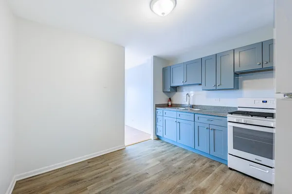 $58,000 | 4850 South Lake Park Avenue, Unit 2111, Chicago, IL 60615