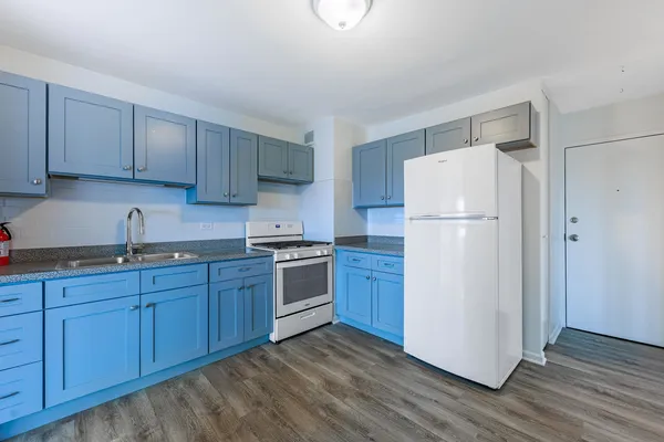 $58,000 | 4850 South Lake Park Avenue, Unit 2111, Chicago, IL 60615