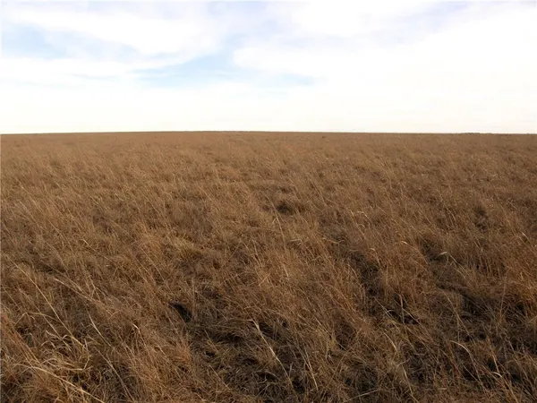 $560,000 | 100 G Road, Cedar Point, KS 66843