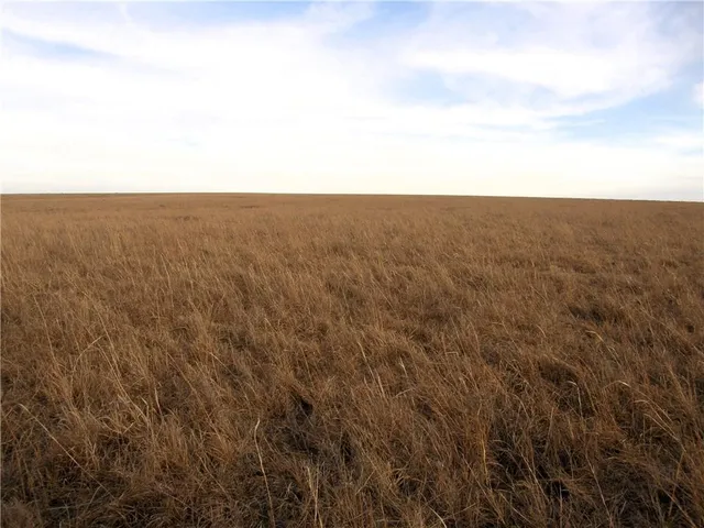 $560,000 | 100 G Road, Cedar Point, KS 66843